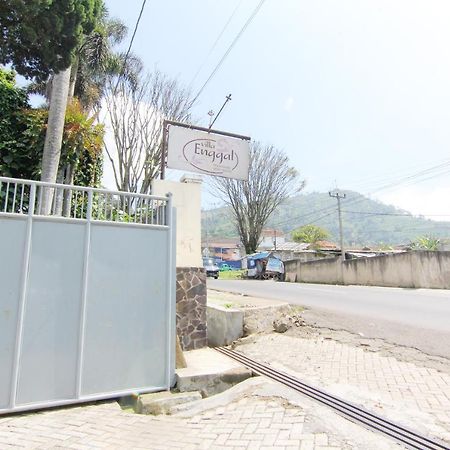 Villa Enggal レムバン エクステリア 写真